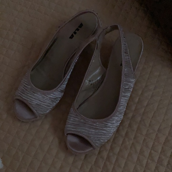 Shoes - Picture 3 of 3